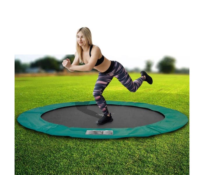 Flat to the Ground Trampoline Magic Circle Pro 427 cm met vrouw